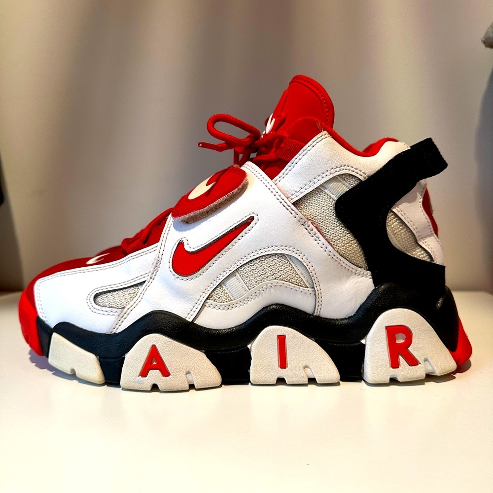 NIKE RARE Air Barrage Mid “University Red” Black/Red/White Sneakers-Size 8.5 Men